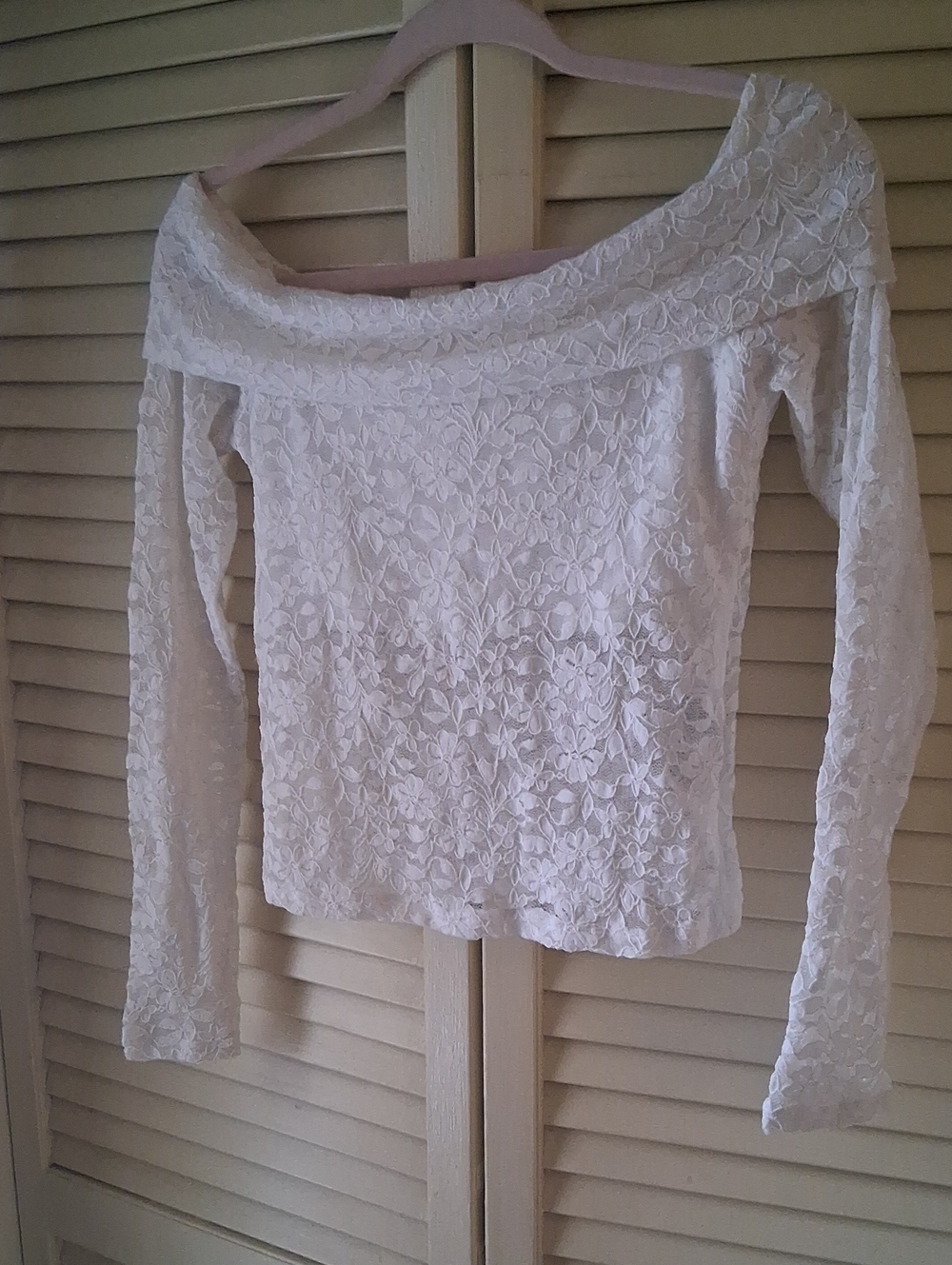 Hollister White Floral Lace Off-Shoulder Long Sleeve Top